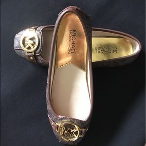 Michael Kors Flats....